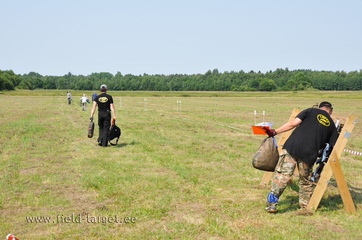 Külalised sätiisid ennast radadele esimestena